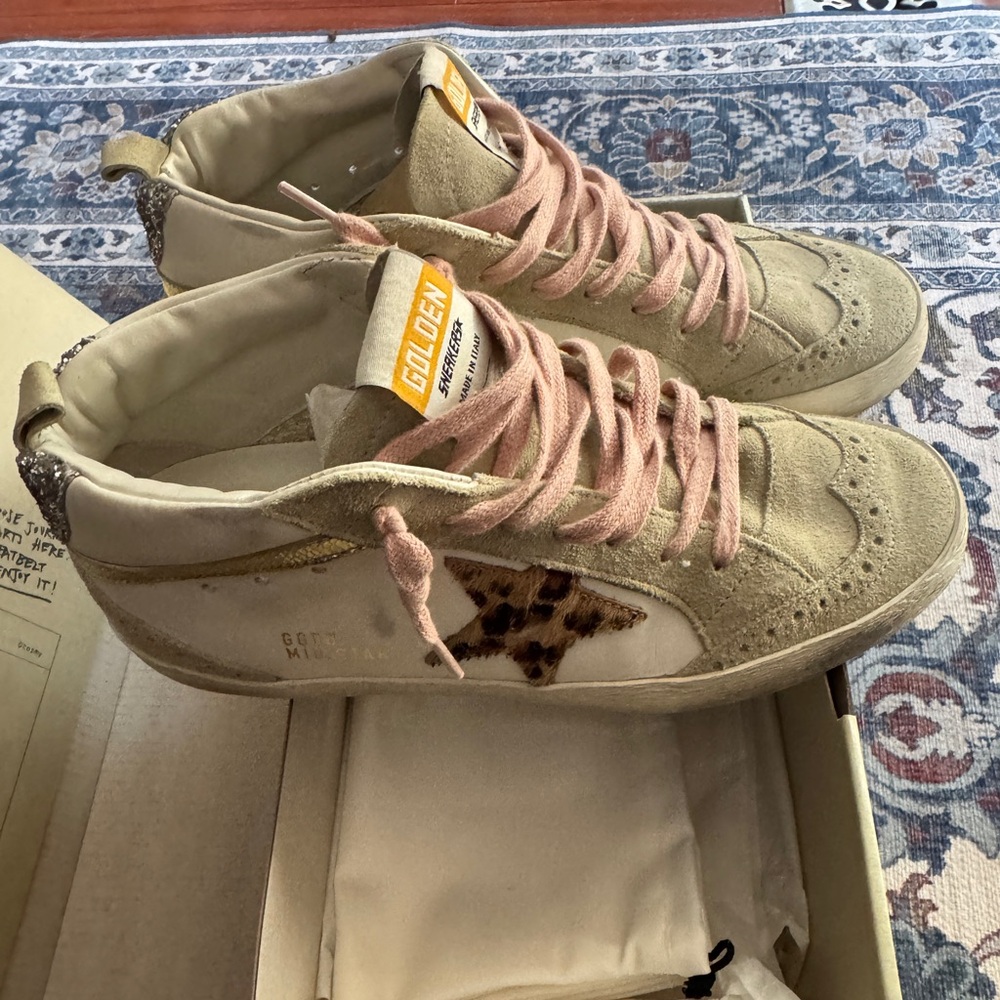 GOLDEN GOOSE